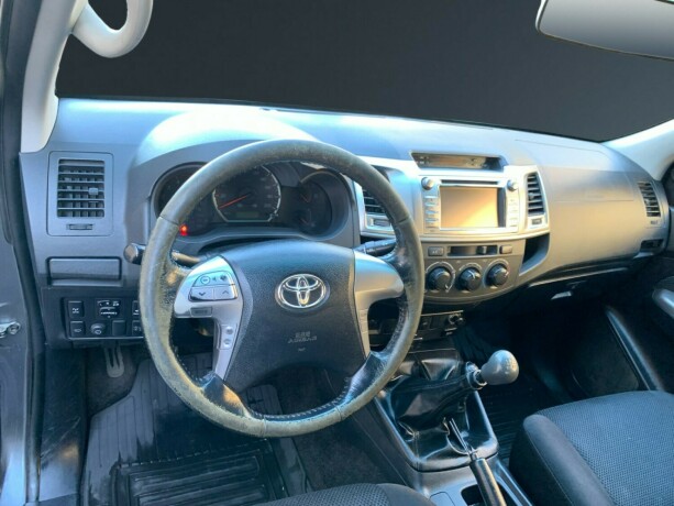 toyota-hilux-diesel-2014-big-9