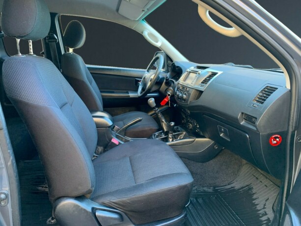 toyota-hilux-diesel-2014-big-11