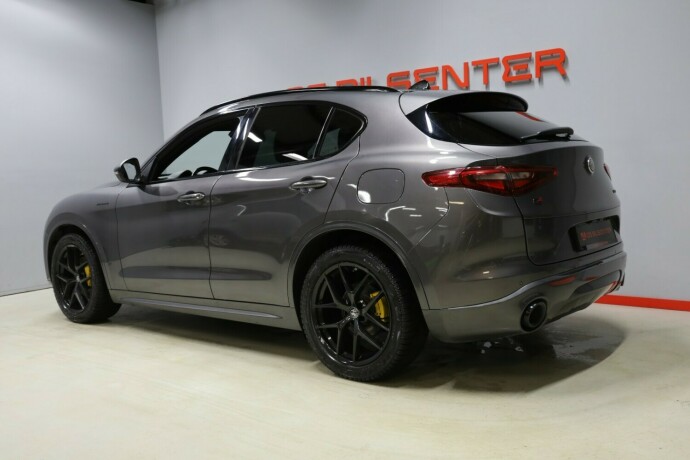 alfa-romeo-stelvio-diesel-2021-big-2