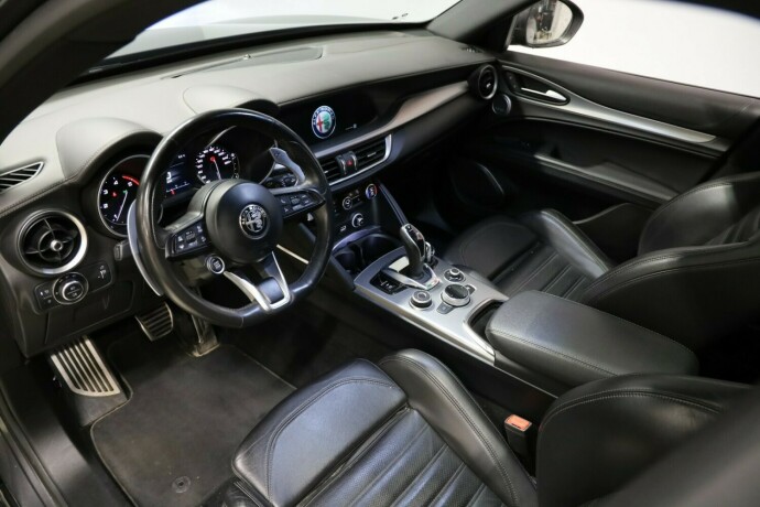 alfa-romeo-stelvio-diesel-2021-big-4