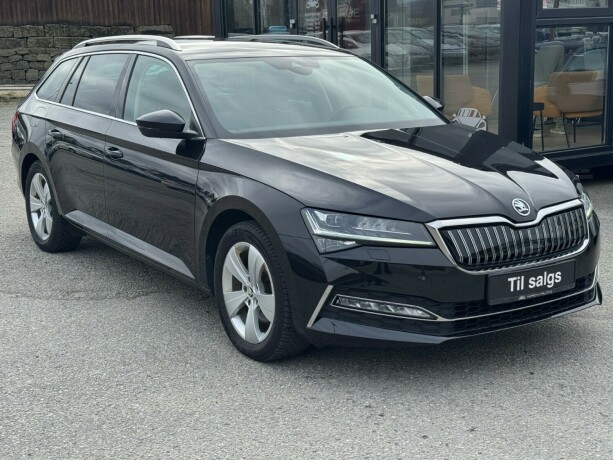 skoda-superb-elektrisitetbensin-2021-big-2