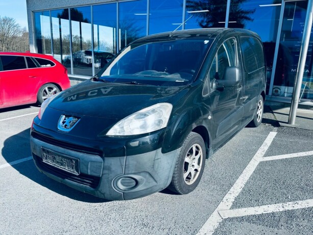 peugeot-partner-diesel-2009-big-0