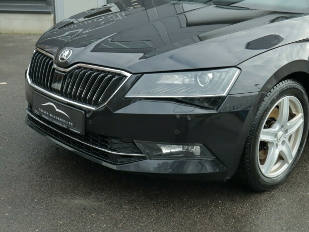 skoda-superb-bensin-2016-big-2