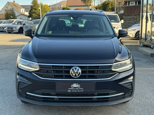 volkswagen-tiguan-elektrisitetbensin-2021-big-1