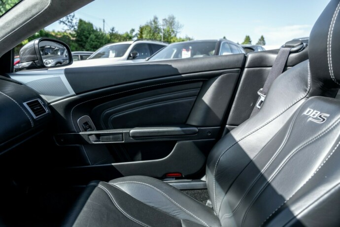aston-martin-dbs-bensin-2012-big-26