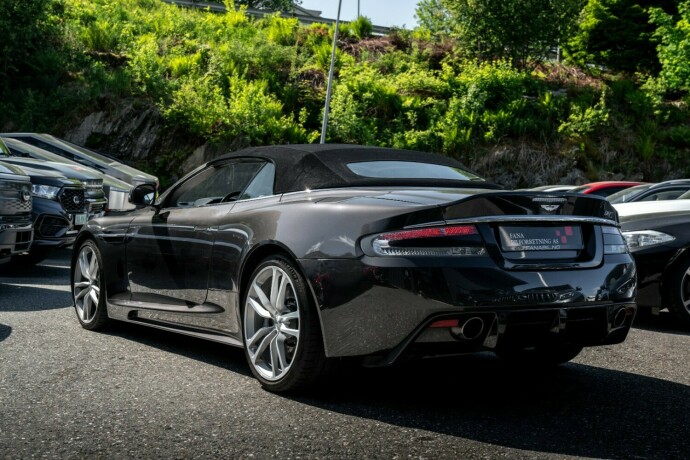 aston-martin-dbs-bensin-2012-big-40
