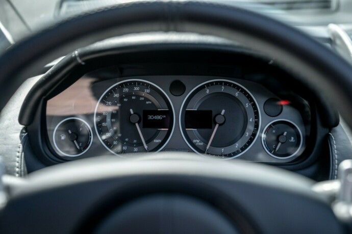 aston-martin-dbs-bensin-2012-big-24