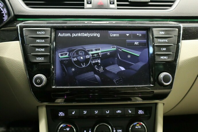 skoda-superb-diesel-2016-big-35