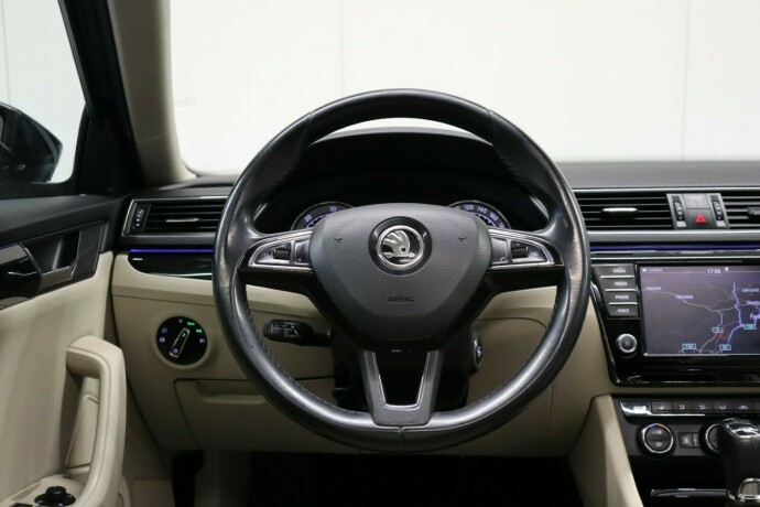 skoda-superb-diesel-2016-big-26