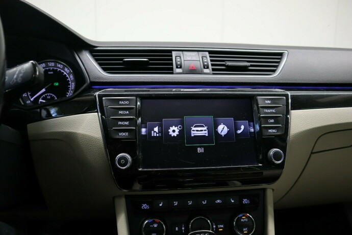 skoda-superb-diesel-2016-big-25