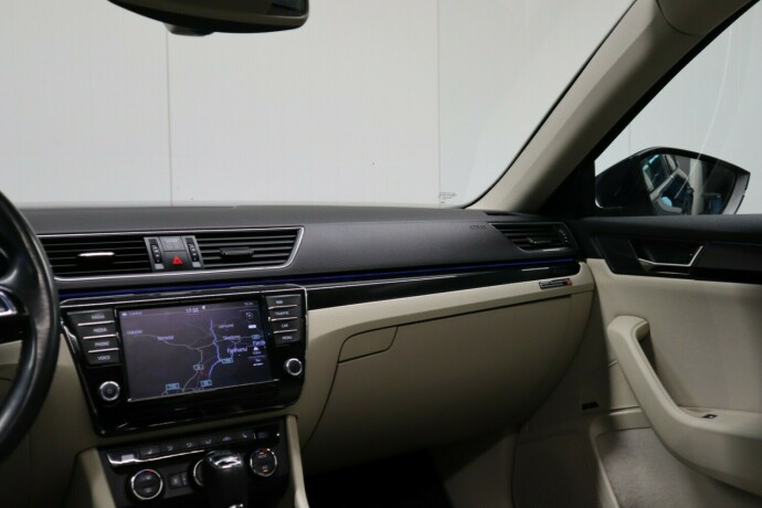 skoda-superb-diesel-2016-big-29