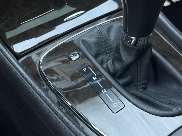 mercedes-benz-cls-bensin-2009-big-25