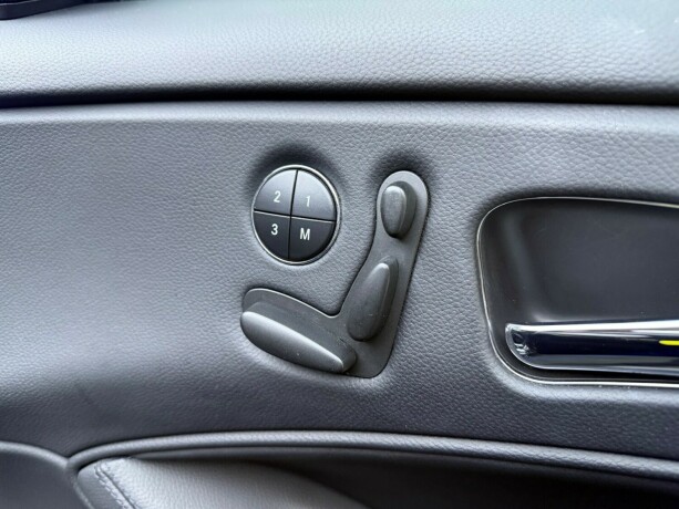 mercedes-benz-cls-bensin-2009-big-33