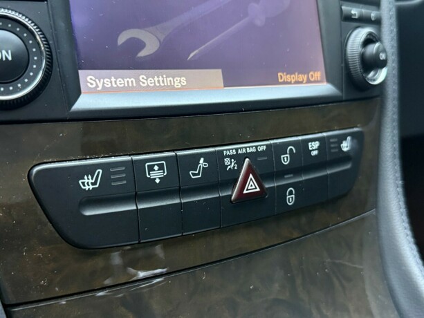 mercedes-benz-cls-bensin-2009-big-24