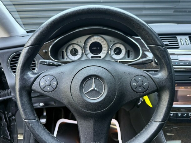 mercedes-benz-cls-bensin-2009-big-14