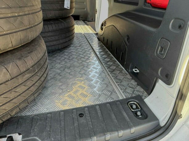 volkswagen-id-buzz-elektrisitet-2023-big-37