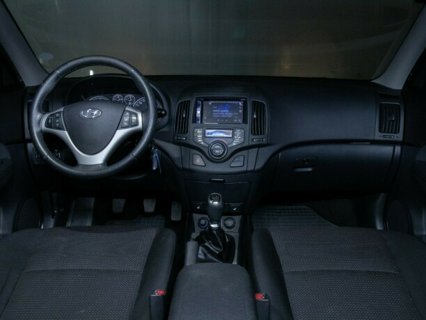 hyundai-i30-diesel-2012-big-29