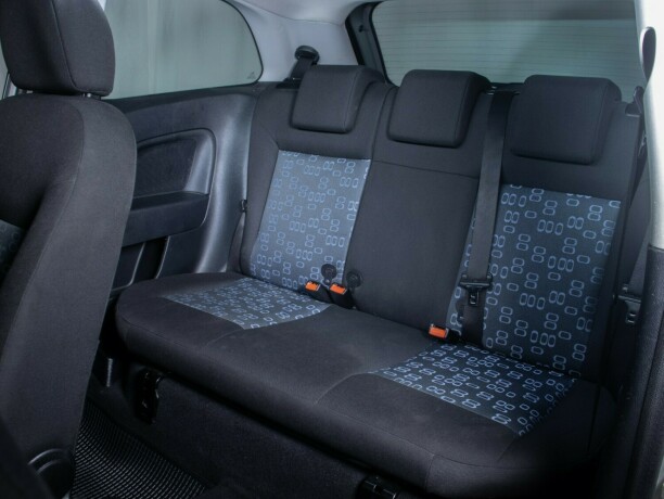 ford-fiesta-bensin-2005-big-24