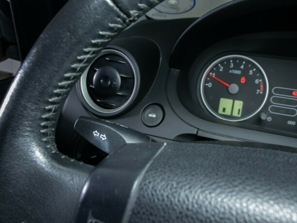 ford-fiesta-bensin-2005-big-20