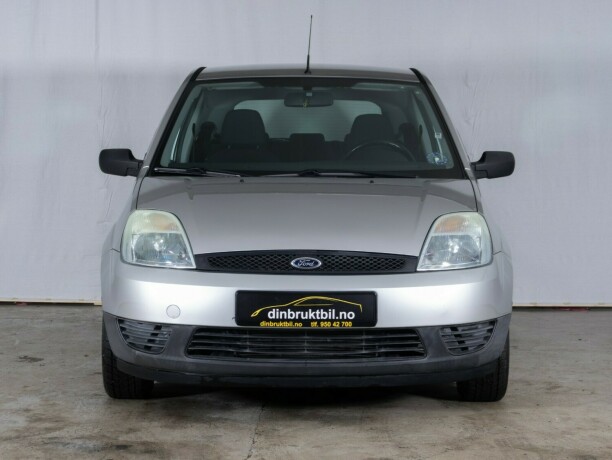 ford-fiesta-bensin-2005-big-2