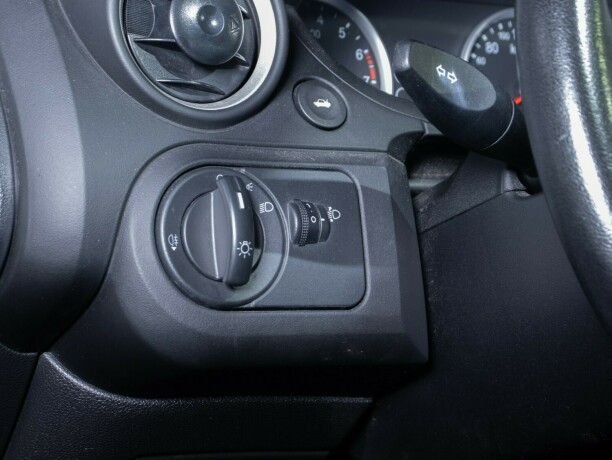 ford-fiesta-bensin-2005-big-27