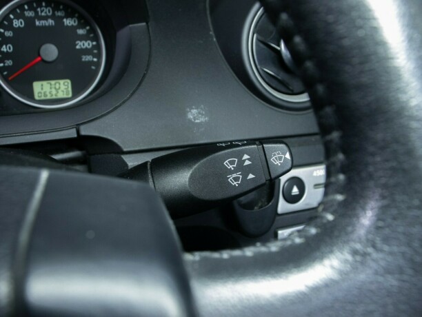 ford-fiesta-bensin-2005-big-18