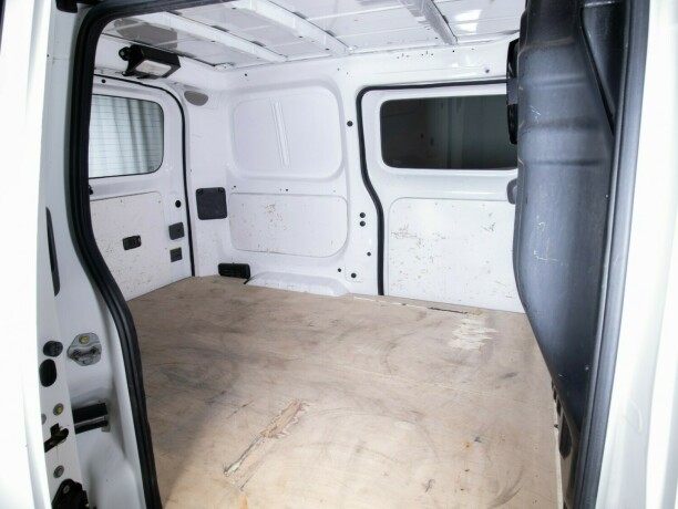 nissan-nv200-diesel-2015-big-35