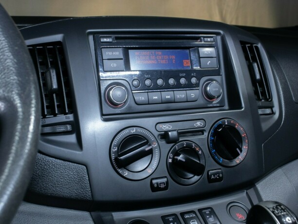 nissan-nv200-diesel-2015-big-27