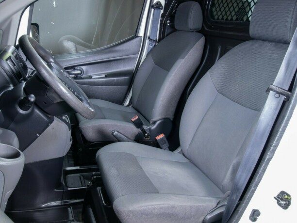 nissan-nv200-diesel-2015-big-33