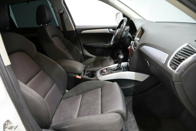 audi-q5-elektrisitetbensin-2011-big-8