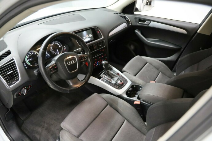 audi-q5-elektrisitetbensin-2011-big-4