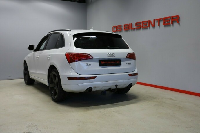 audi-q5-elektrisitetbensin-2011-big-2