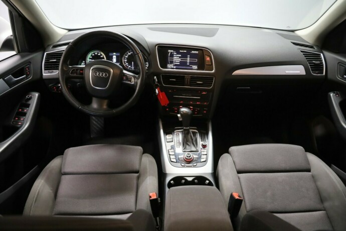 audi-q5-elektrisitetbensin-2011-big-6