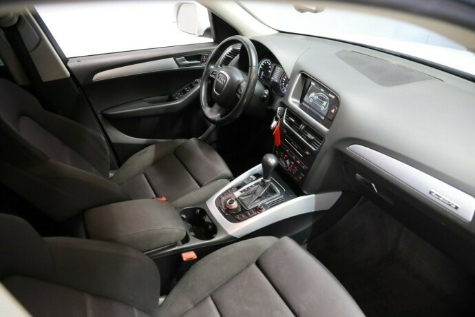 audi-q5-elektrisitetbensin-2011-big-7