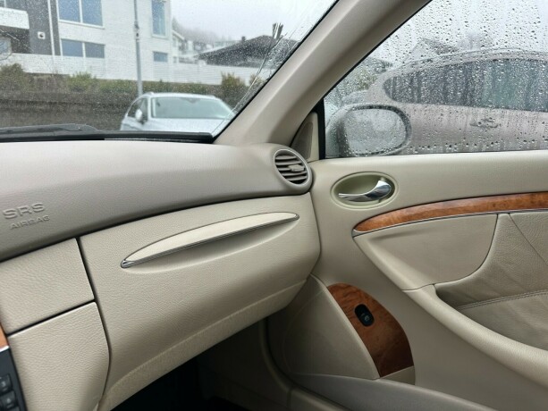 mercedes-benz-clk-bensin-2005-big-21