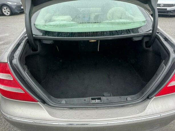 mercedes-benz-clk-bensin-2005-big-12