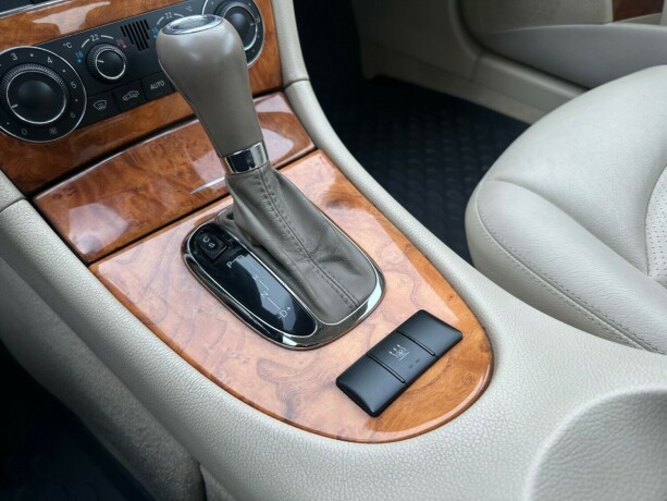 mercedes-benz-clk-bensin-2005-big-22