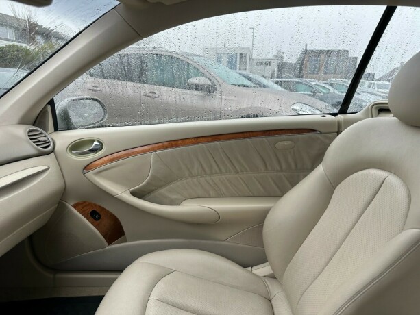mercedes-benz-clk-bensin-2005-big-19
