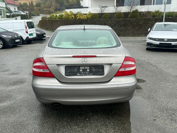 mercedes-benz-clk-bensin-2005-big-4