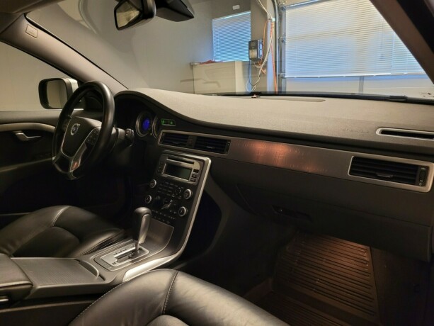 volvo-xc-70-diesel-2011-big-13