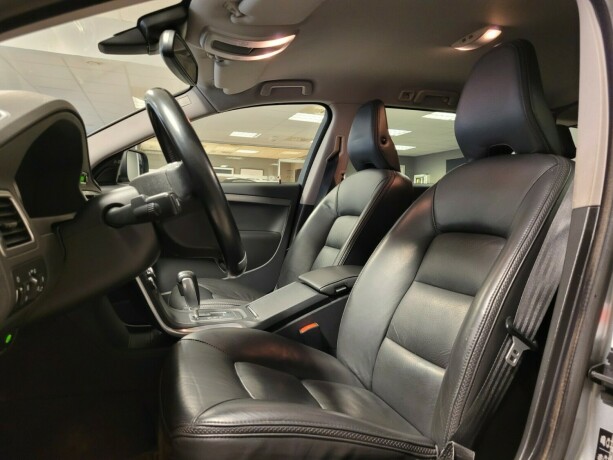 volvo-xc-70-diesel-2011-big-24