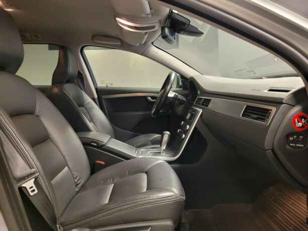 volvo-xc-70-diesel-2011-big-11