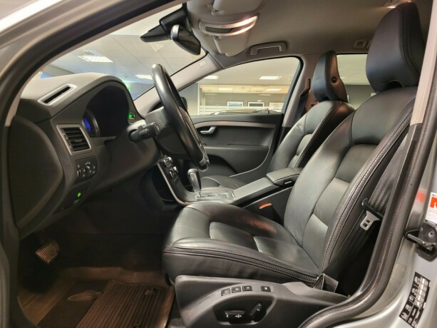 volvo-xc-70-diesel-2011-big-23