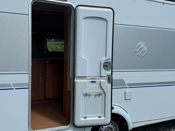 knaus-w04-2011-big-8