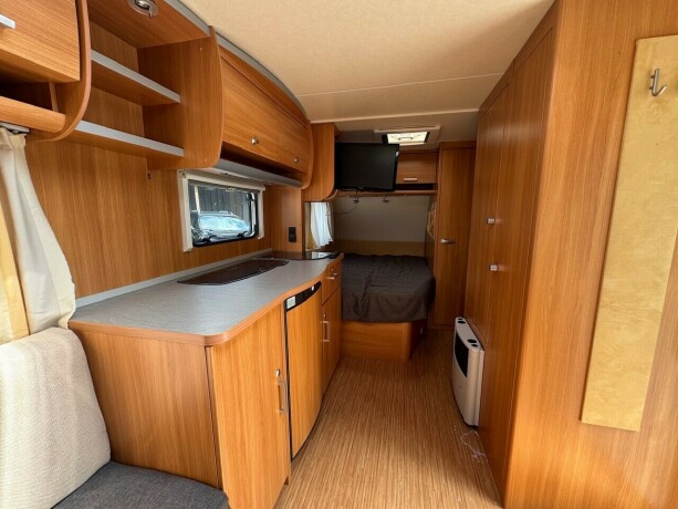 knaus-w04-2011-big-13