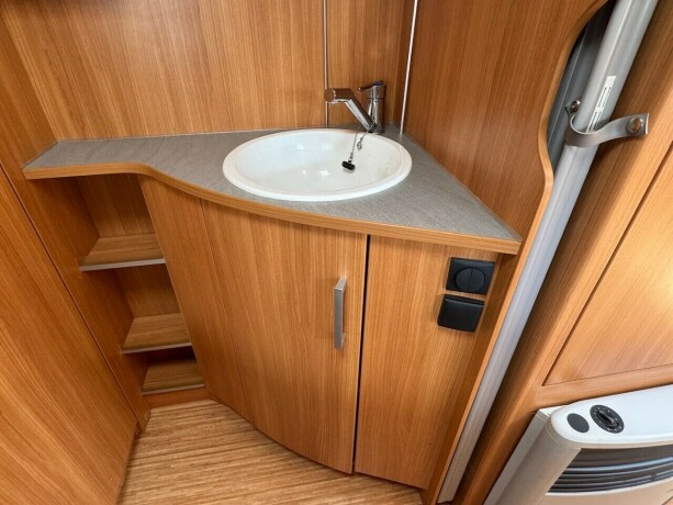 knaus-w04-2011-big-22