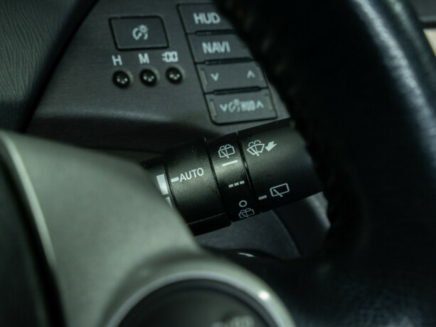 toyota-prius-bensin-2010-big-34