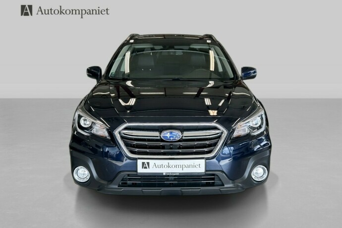 subaru-outback-bensin-2018-big-0