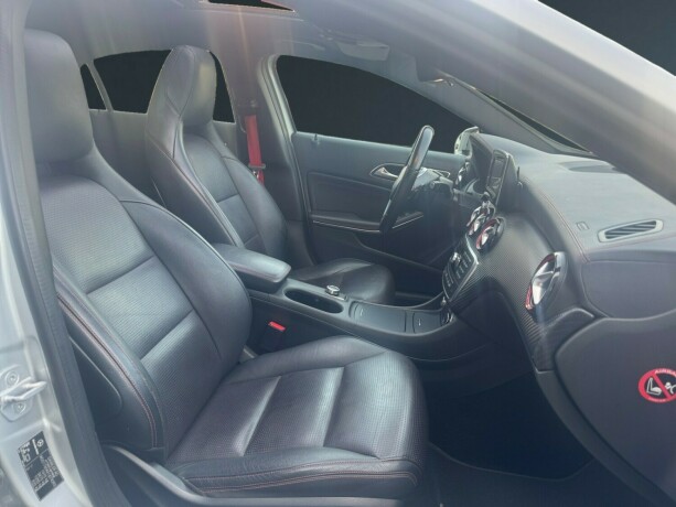 mercedes-benz-a-klasse-bensin-2013-big-12
