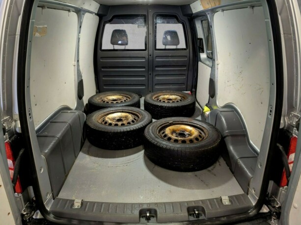 volkswagen-caddy-diesel-2012-big-13